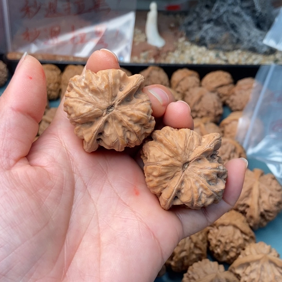 ****安把件文玩核桃靠山王33