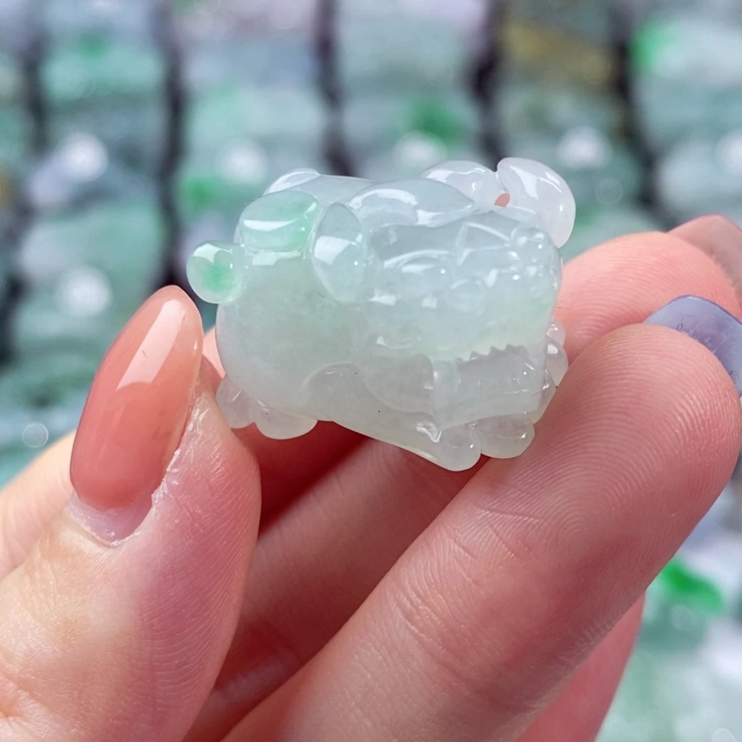 颈饰未镶嵌翡翠天然