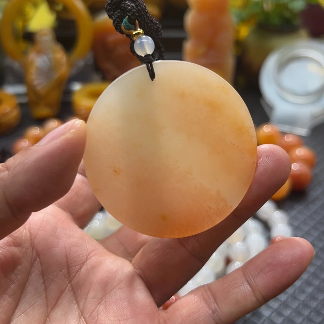 石英质玉未镶嵌颈饰