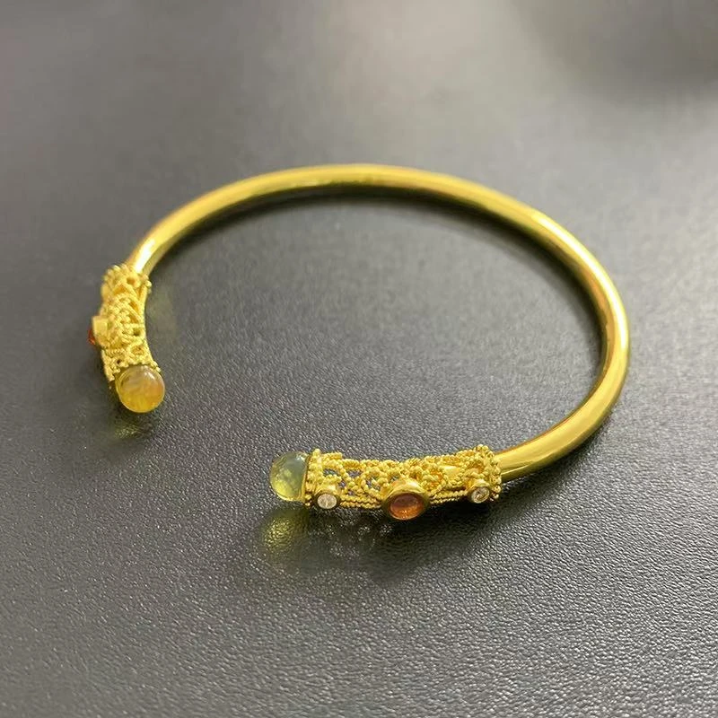 （七七甄选）时尚轻奢蓝珀开口手镯合金镶嵌