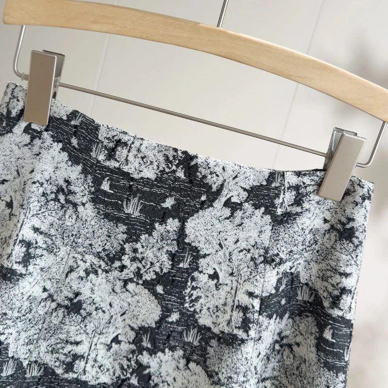 伞裙恩迪秋季水墨高腰字女装提花气质百搭绉丝复古半身裙垂坠感A