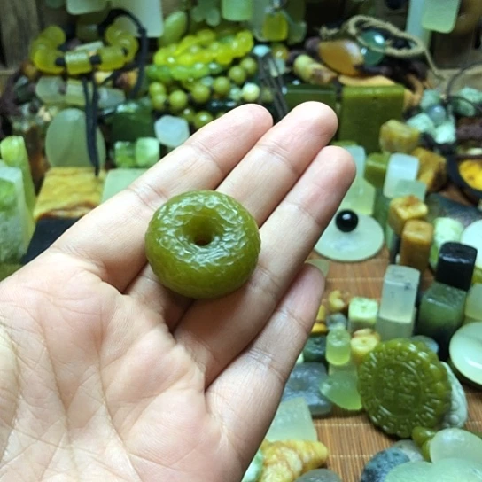 未镶嵌岫玉吊坠甜*生