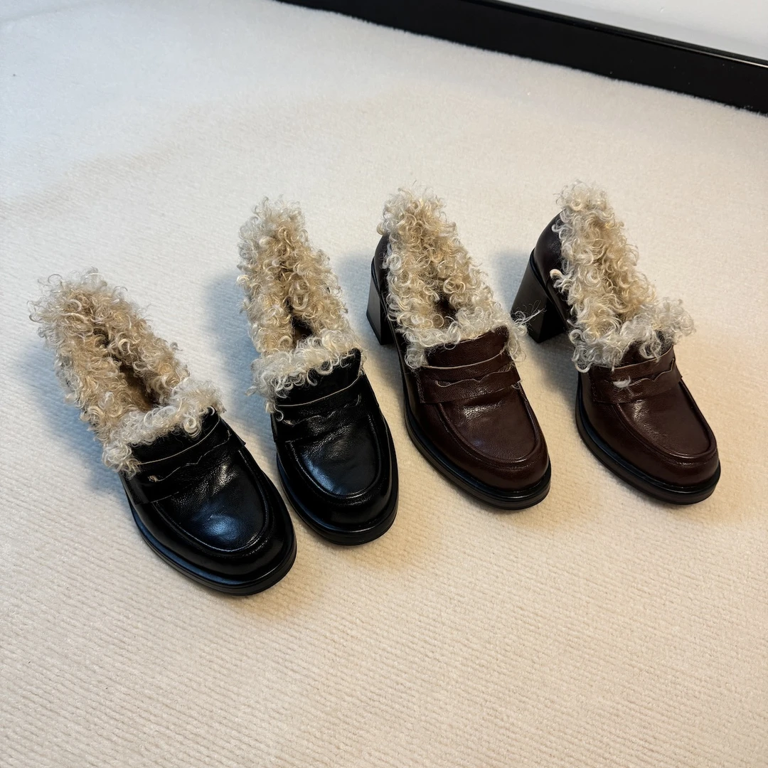 六也「氛围学院」洋气百搭圆头粗跟加绒极简复古毛毛乐福鞋 L1243