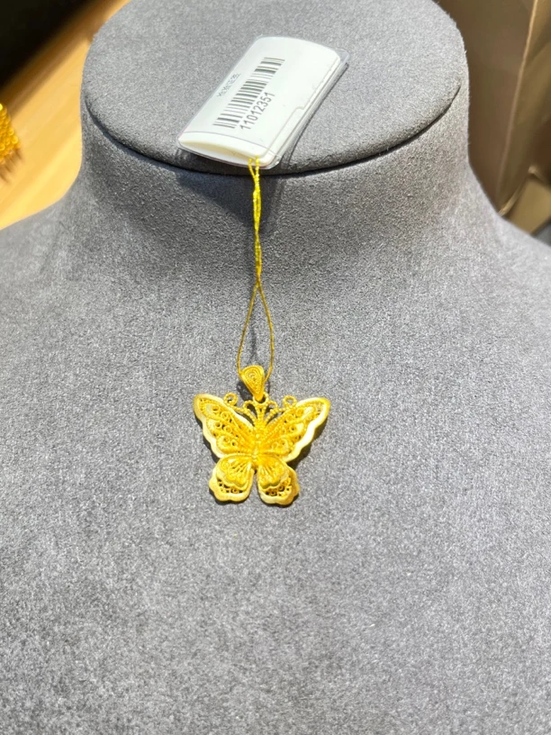 足金蝴蝶吊坠4.78克