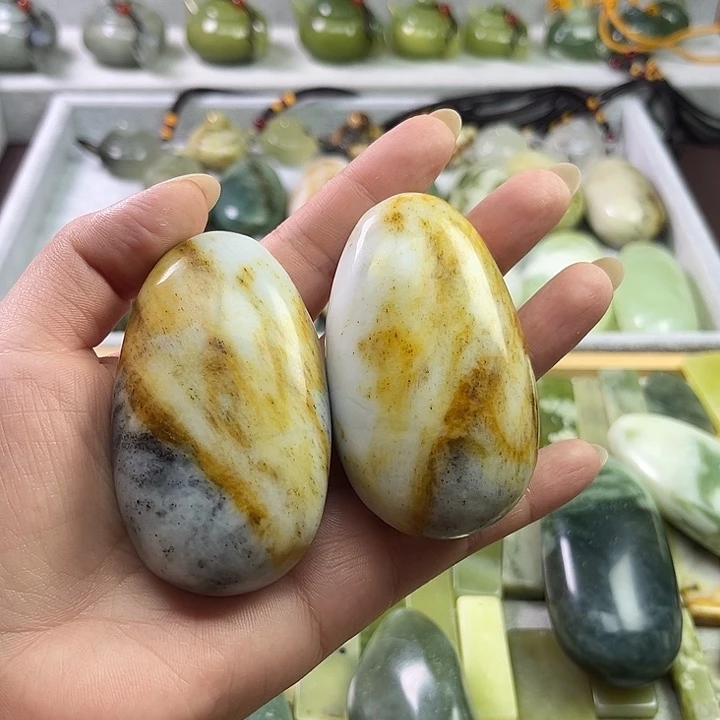 穿***期蛇纹石玉未镶嵌项圈