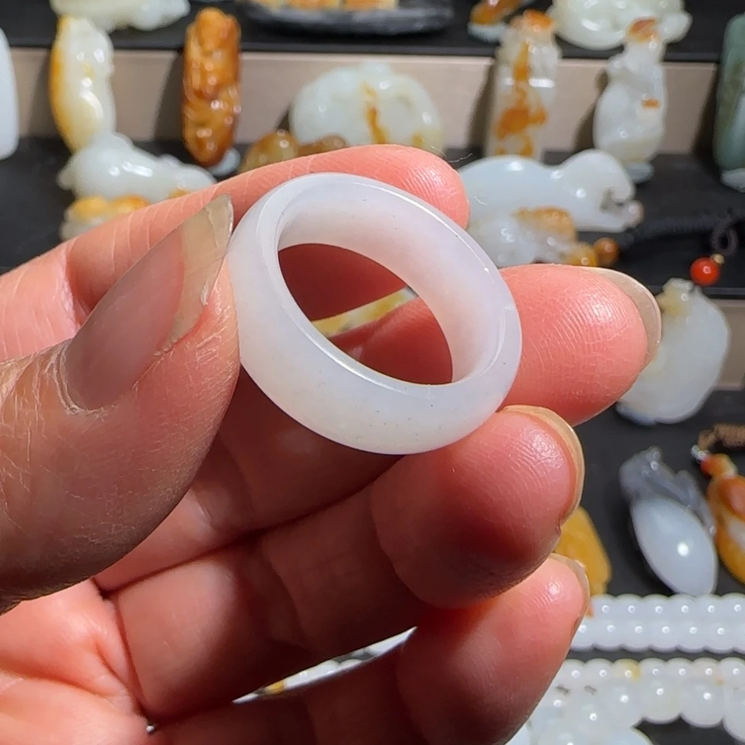 和田玉未镶嵌戒指