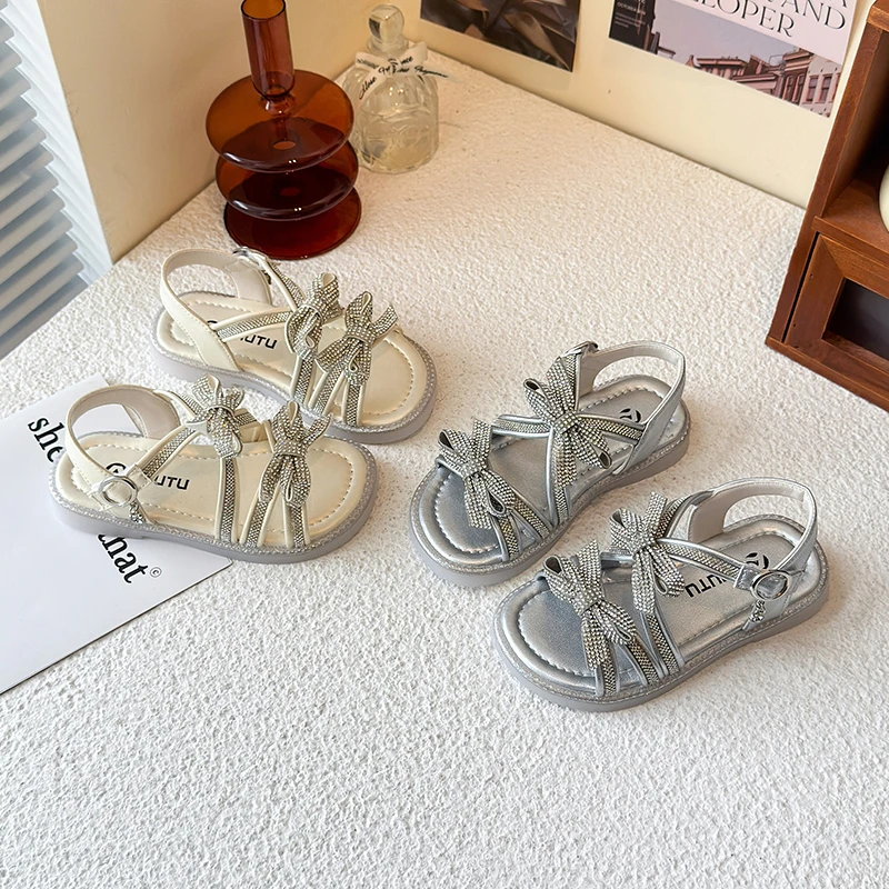 女童夏季新款鞋子韩版公主鞋软底防滑凉鞋儿童蝴蝶结亮钻沙滩鞋