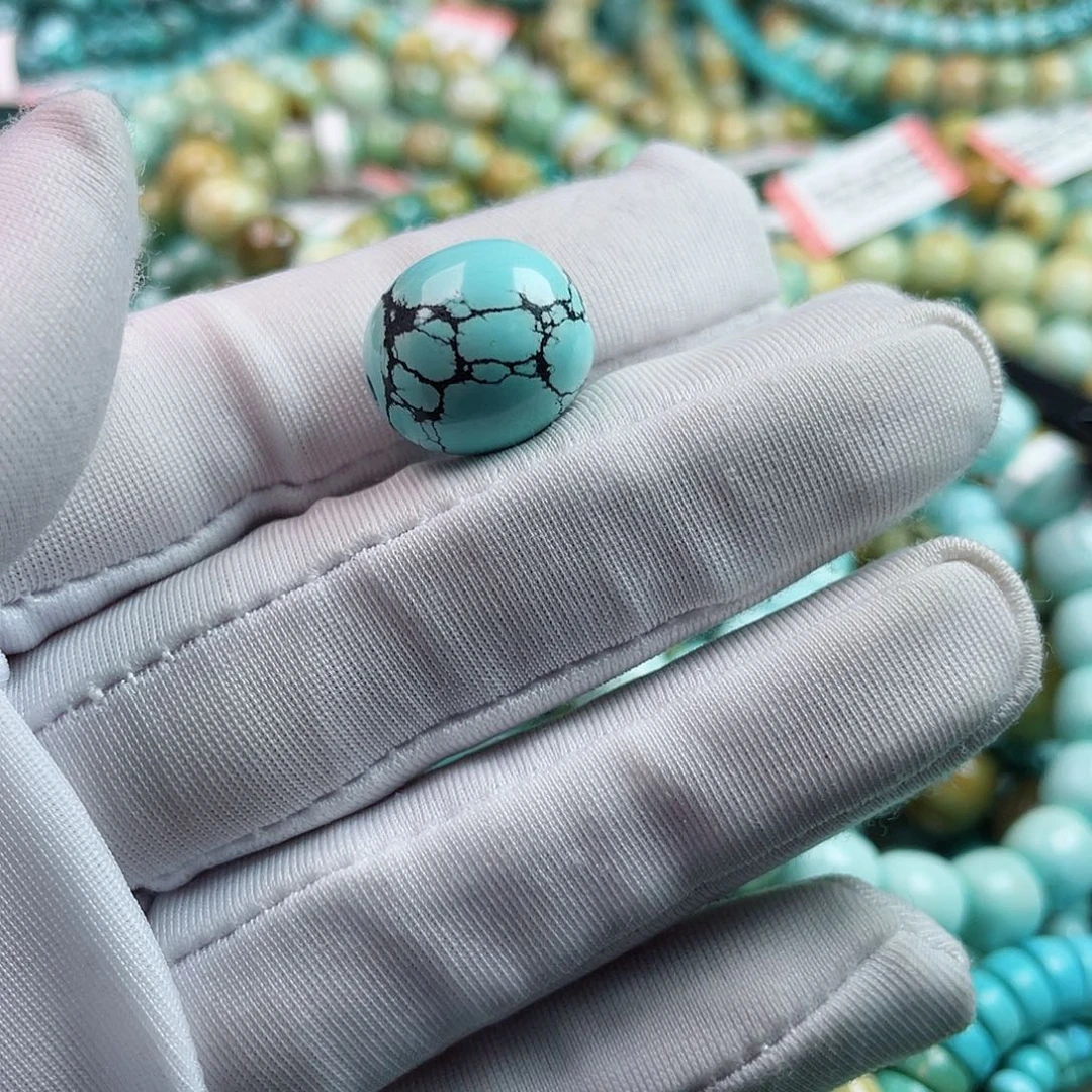 C***为绿松石未镶嵌珠宝奇石