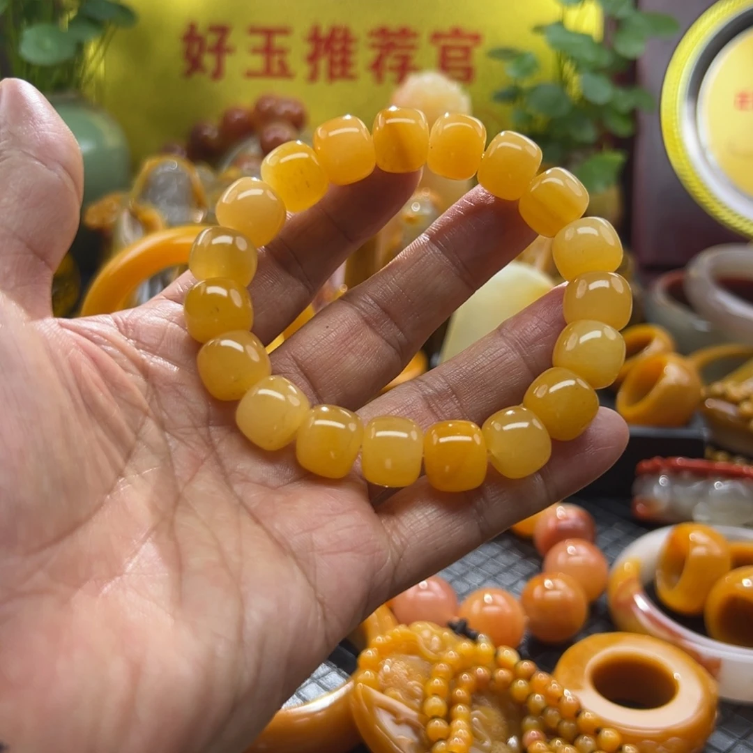 石英质玉未镶嵌颈饰