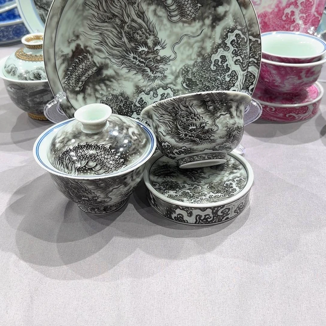 瓷片景德镇瓷器精品陈列