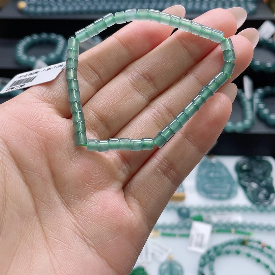 翡翠未镶嵌颈饰卡4