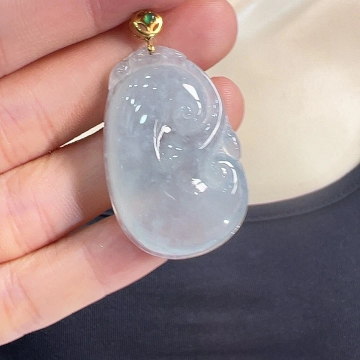 翡翠18K金镶嵌颈饰吊坠