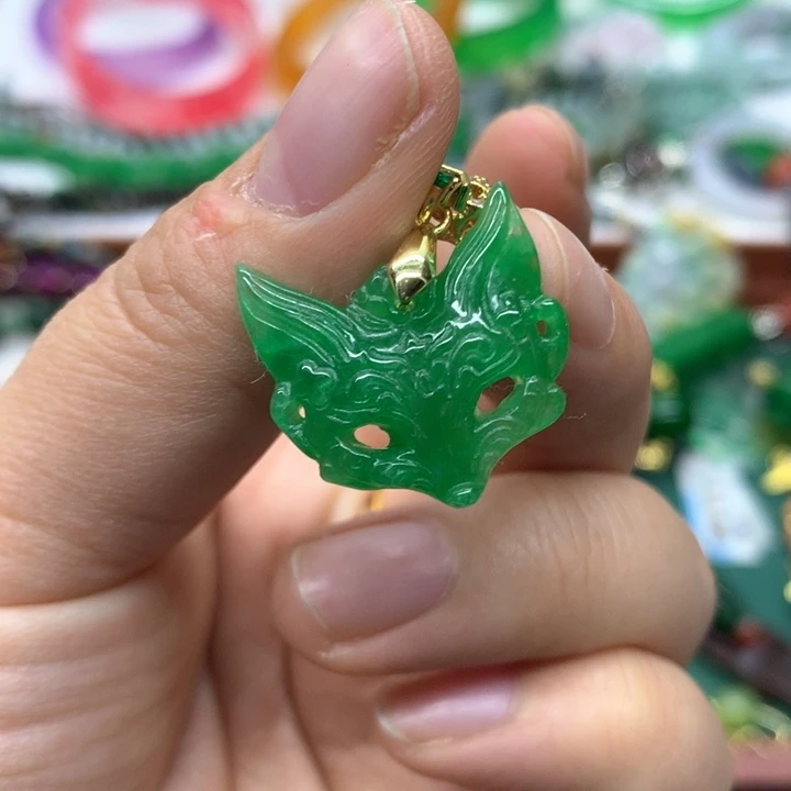 颈饰未镶嵌翡翠吊坠