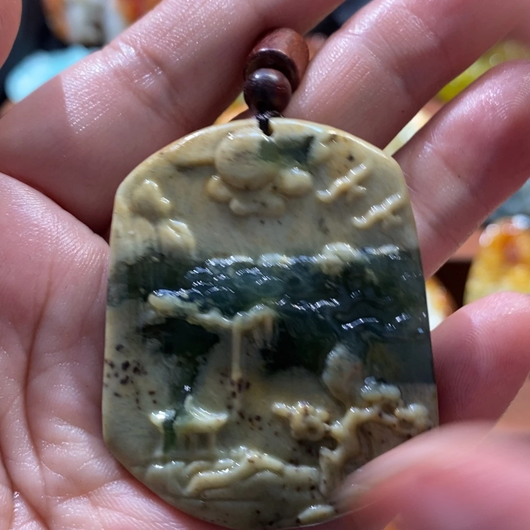 蛇纹石玉颈饰未镶嵌