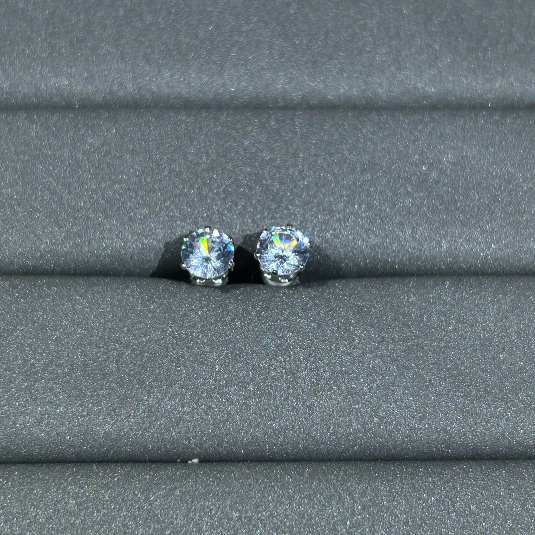 耳饰 耳饰 【惠再来甄选】时尚百搭白色六爪耳钉-A14