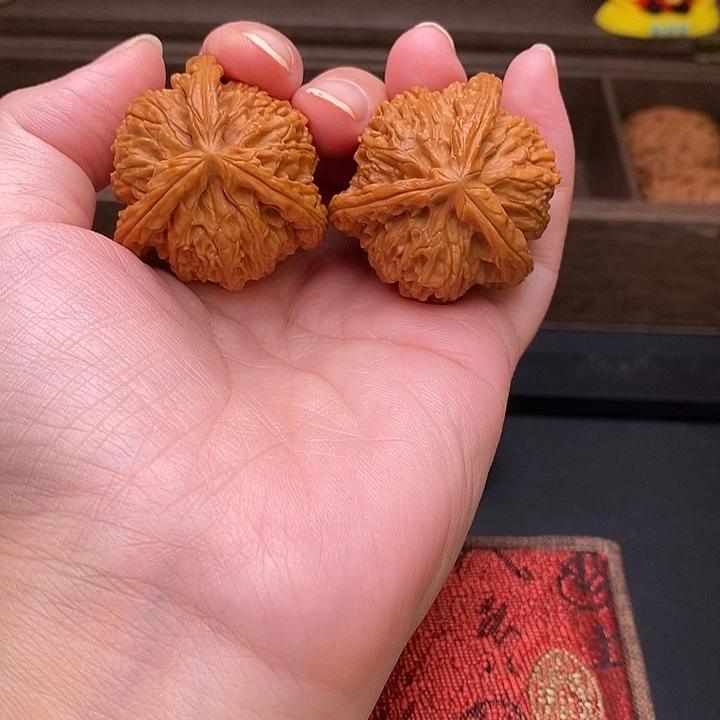小***点把件文玩核桃白奔