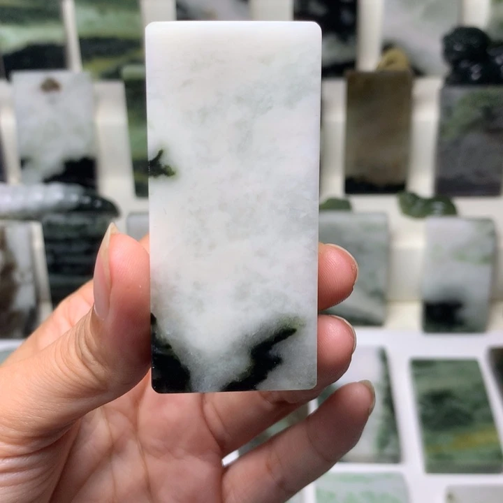 独山玉未镶嵌颈饰