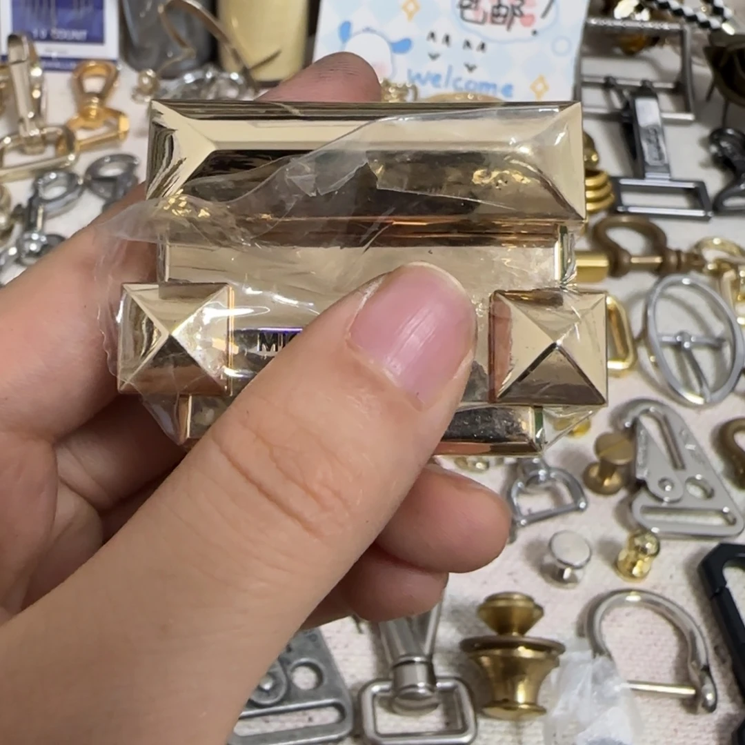 MK包锁8元一个.满30元发货