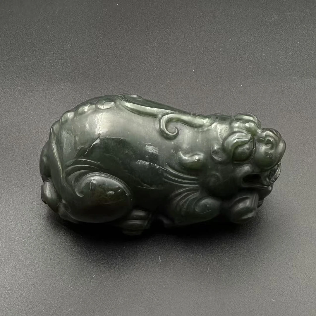 LOT.4/20世纪和田玉大貔貅手把件/H551544