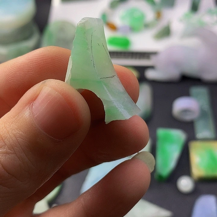 翡翠未镶嵌挂件福利品