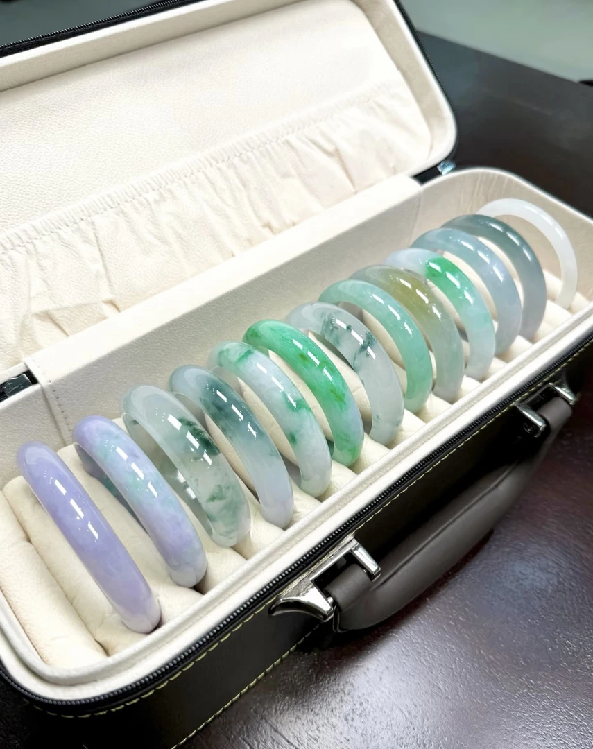 时尚大女王 缅风缅料飘花飘绿正圈手镯 多样性发