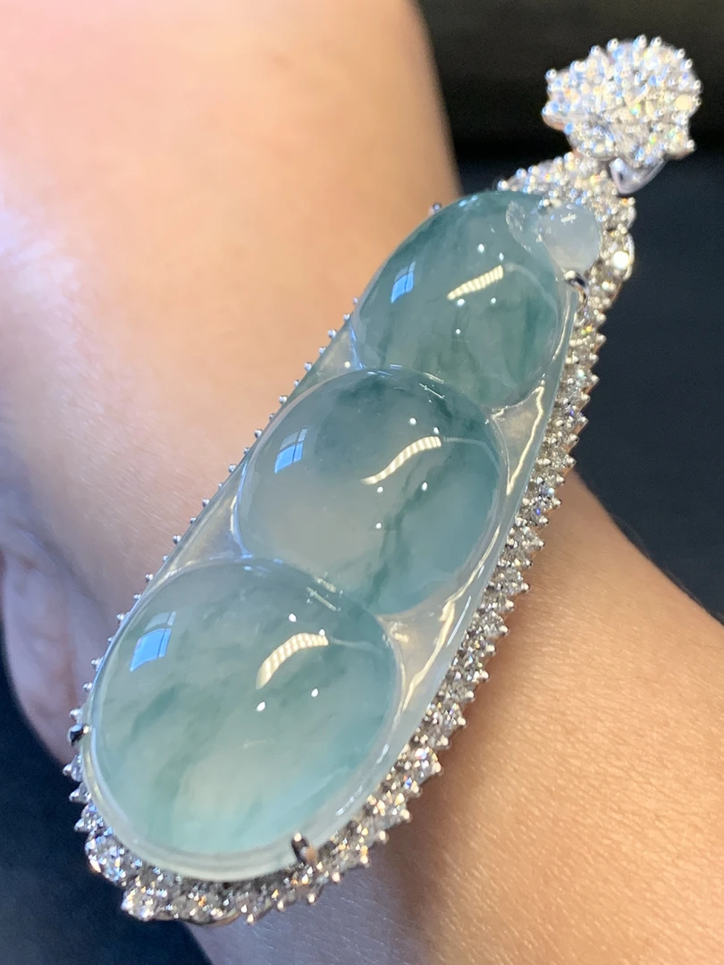 折后缅A翡翠18k真钻吊坠 超大号福豆 整63-21-15 裸47-17-7.8mm 