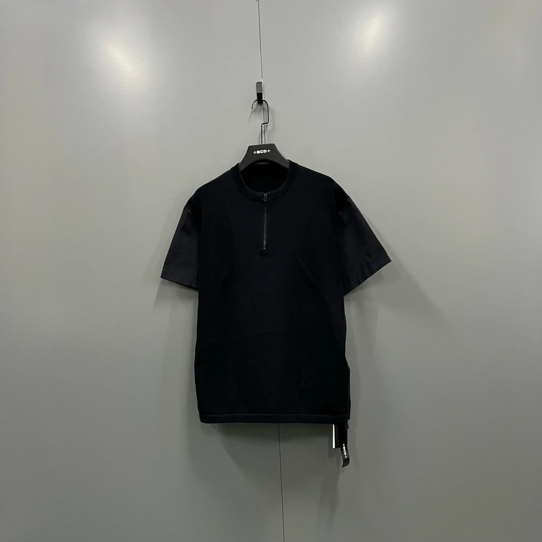 95新 LouisVuitton/路易威登 jp924 黑色半拉链短袖 L 102712