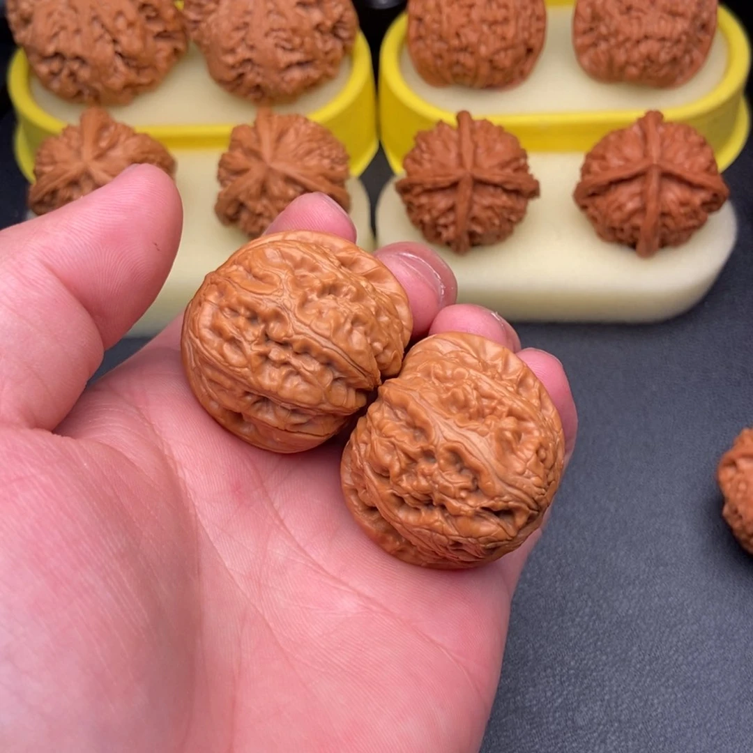 文玩核桃把件元宝40+