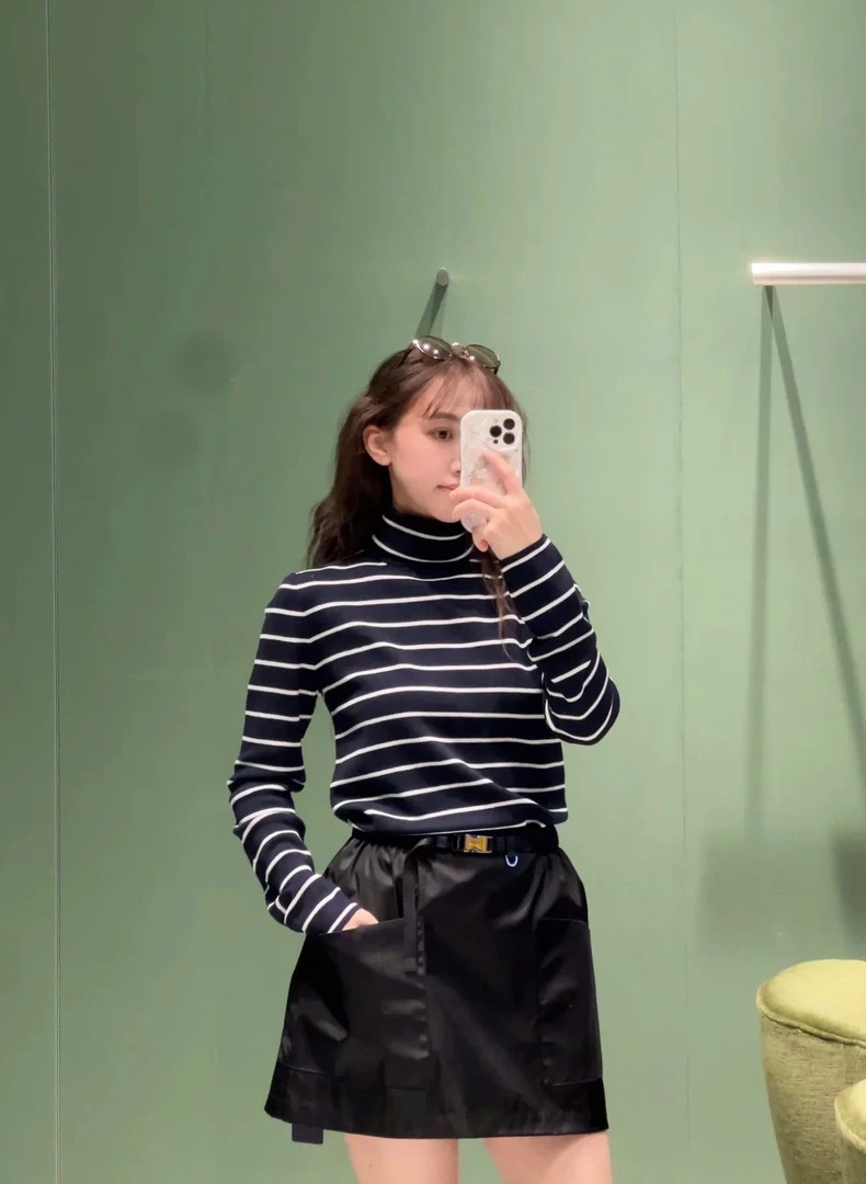 印迹 字母刺绣修身百搭羊毛柔软亲肤条纹高领长袖针织衫50731