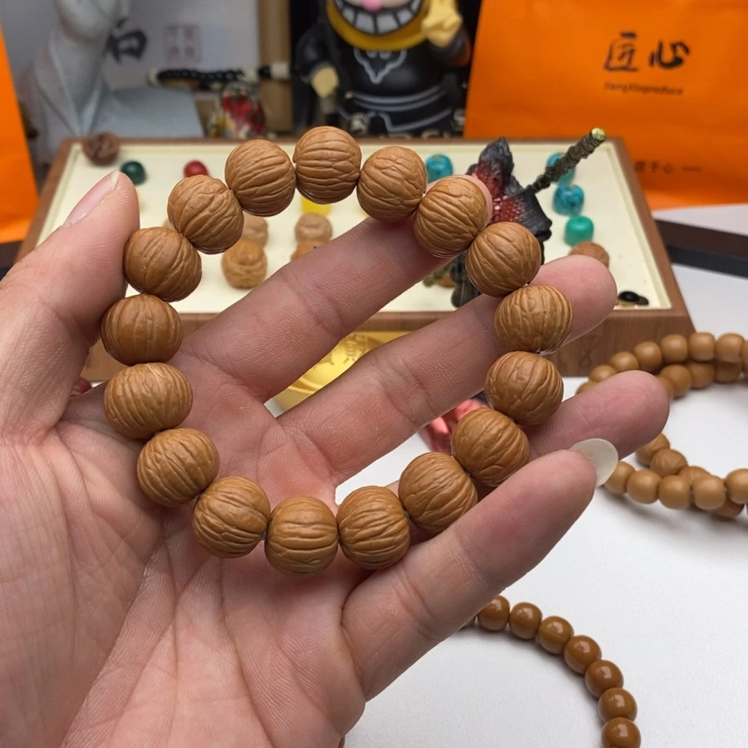文玩核桃手串彭*宇土豪
