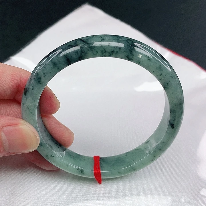 翡翠手镯未镶嵌圈58.4。2024