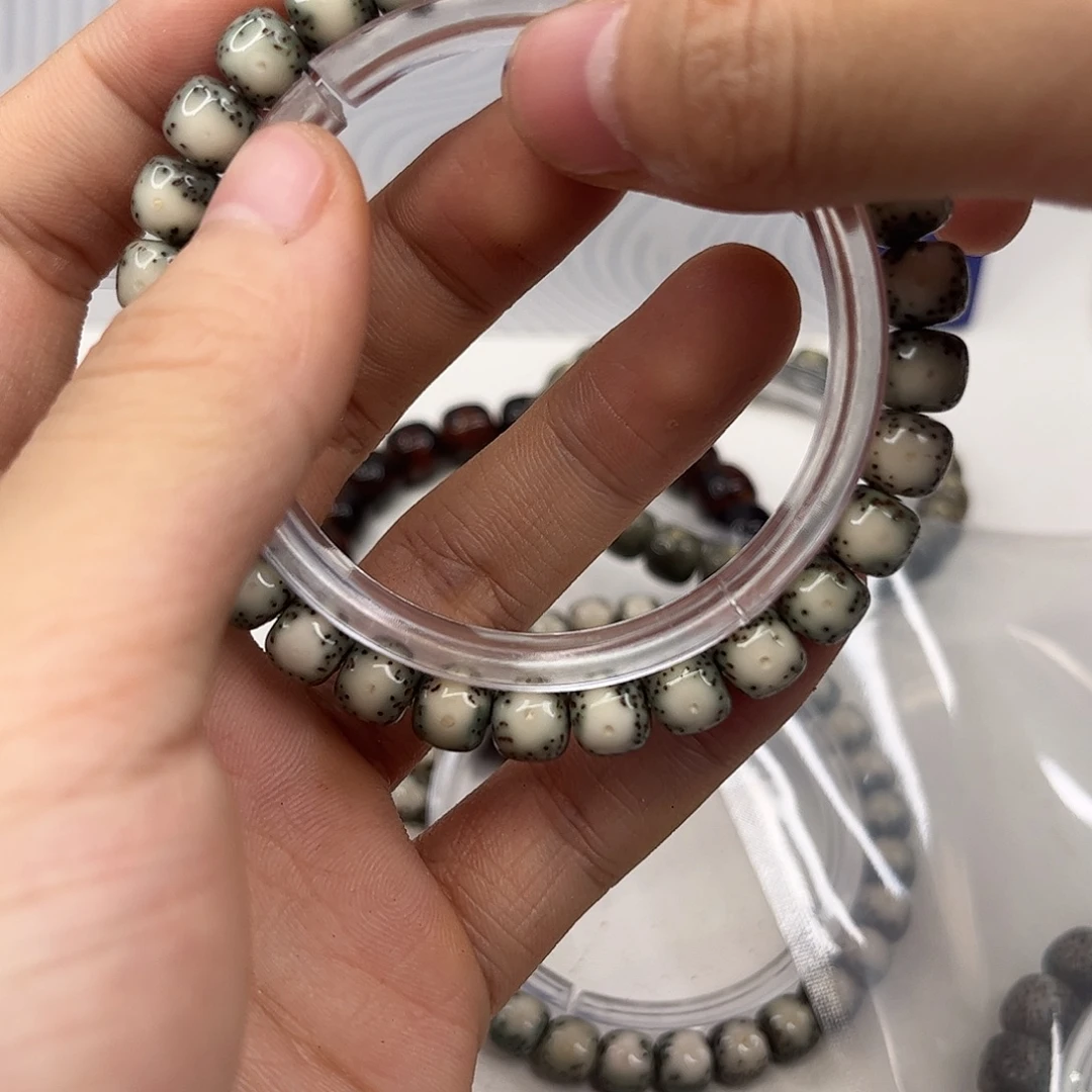 吊坠星月菩提a7。