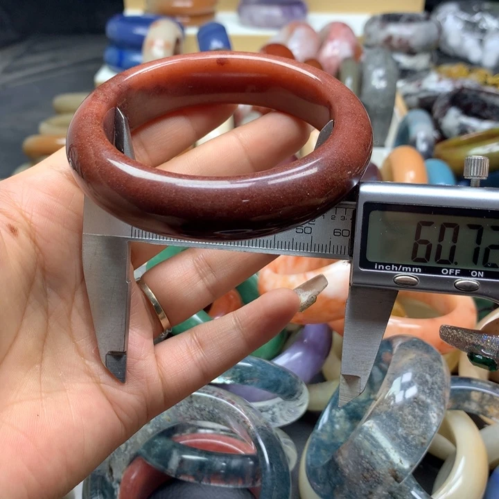 未镶嵌手镯石英质玉