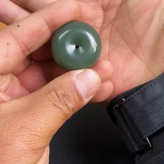 和田玉吊坠未镶嵌