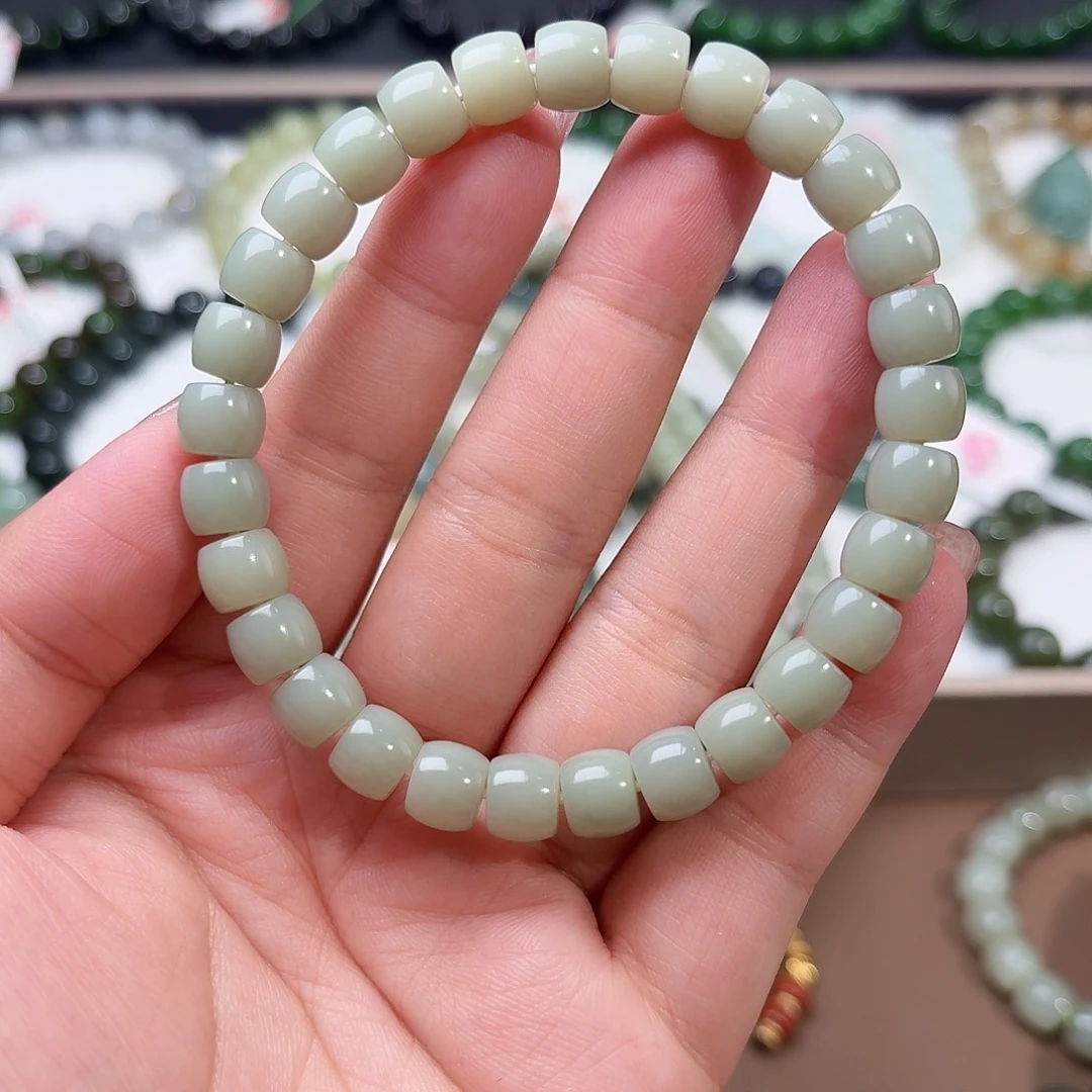 未镶嵌手链和田玉新疆且末特细 8.2