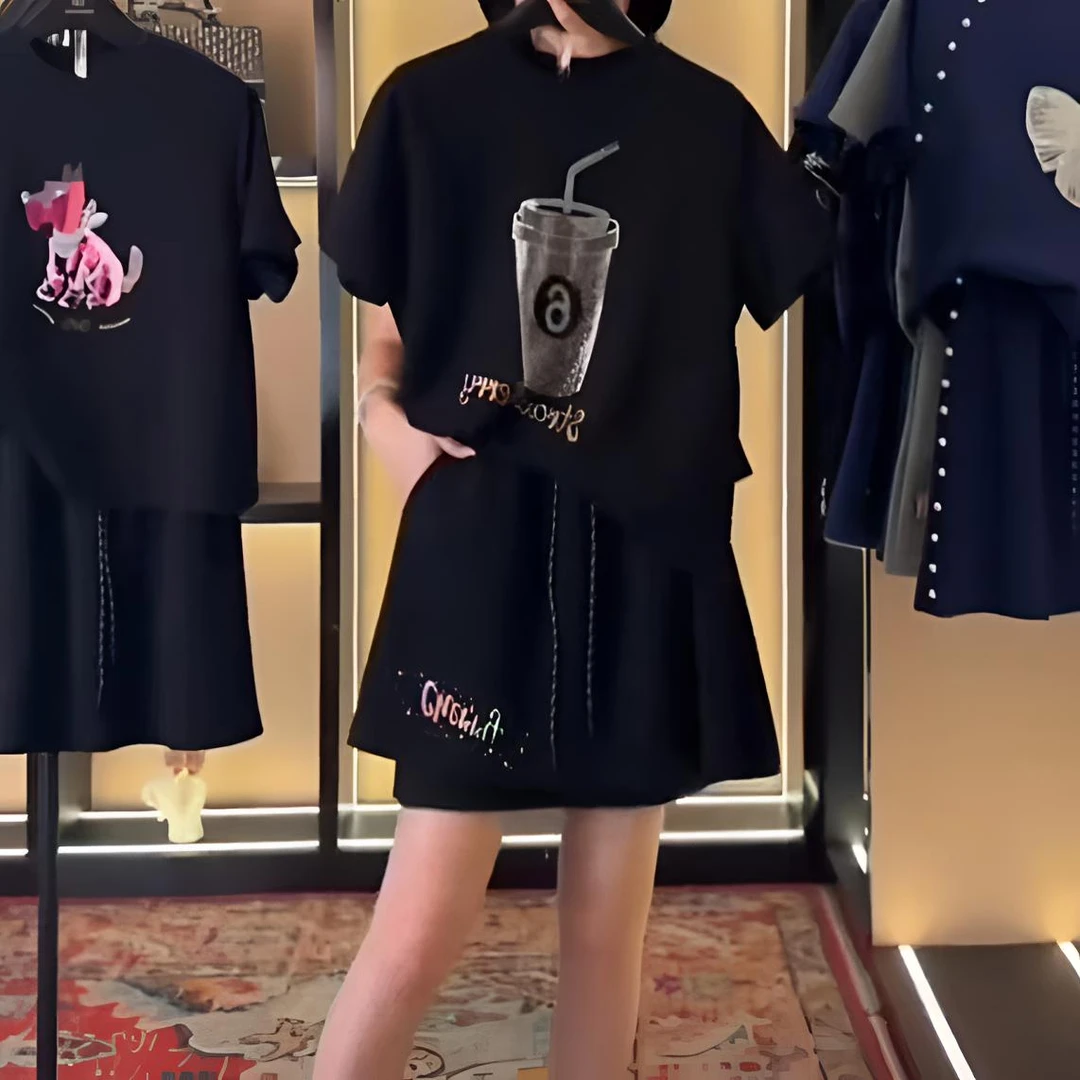 设计师款丨水钻可乐杯宽松版夏季T恤短裤时尚套装