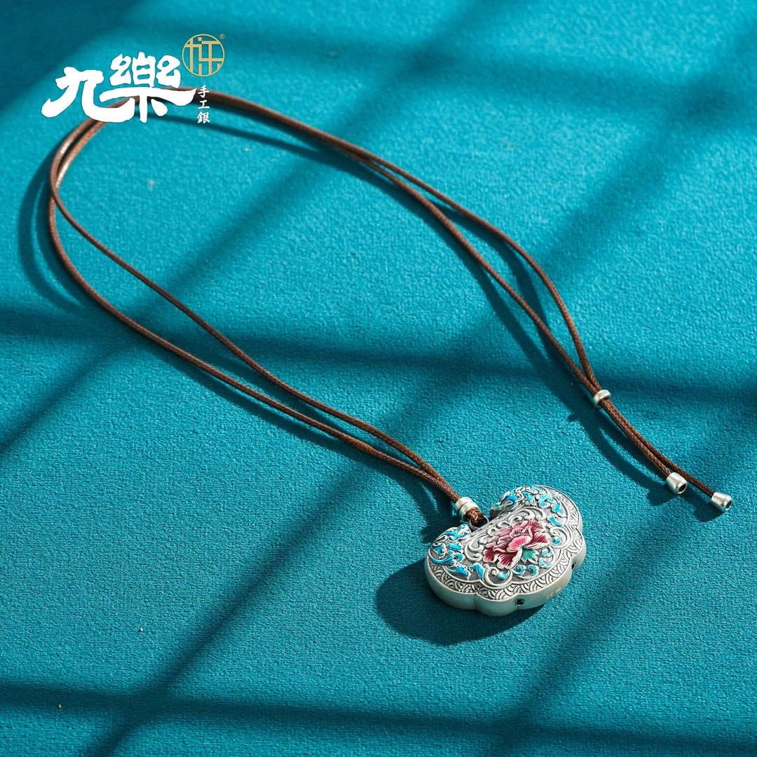 九乐 吊坠足银珐琅 珐琅双龙牡丹富贵锁包