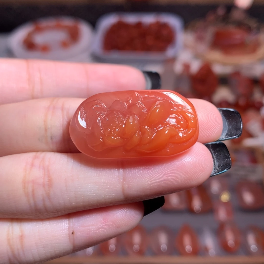 南红玛瑙未镶嵌珠宝半成品手牌