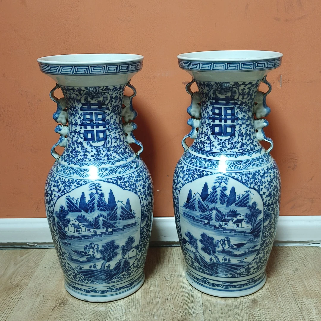 清晚期 青花缠枝喜字纹开窗山水人物图狮耳瓶(一对)