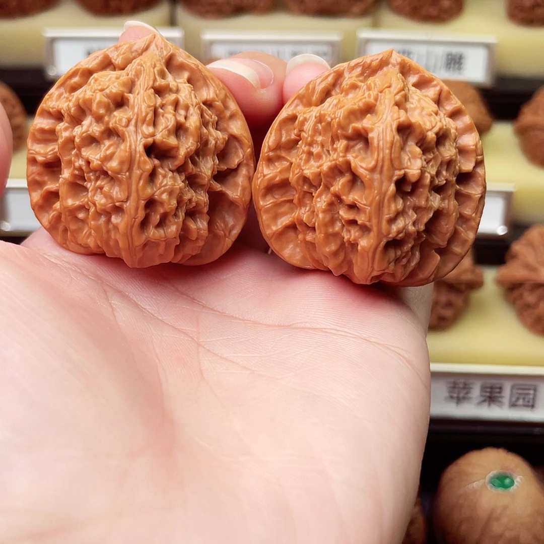 文玩核桃吊坠三角白40尺808