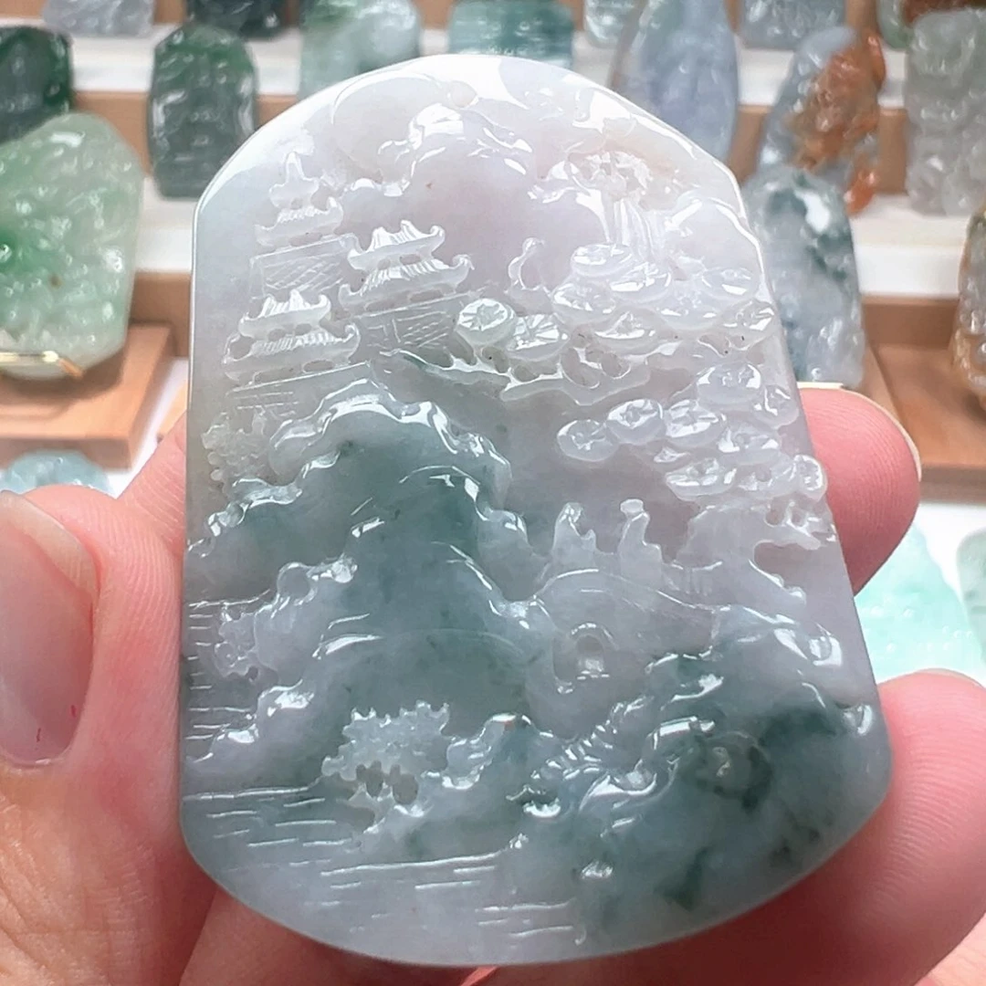 翡翠未镶嵌颈饰山水