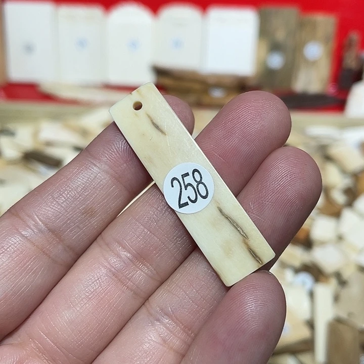 泥塑不打孔联系客服