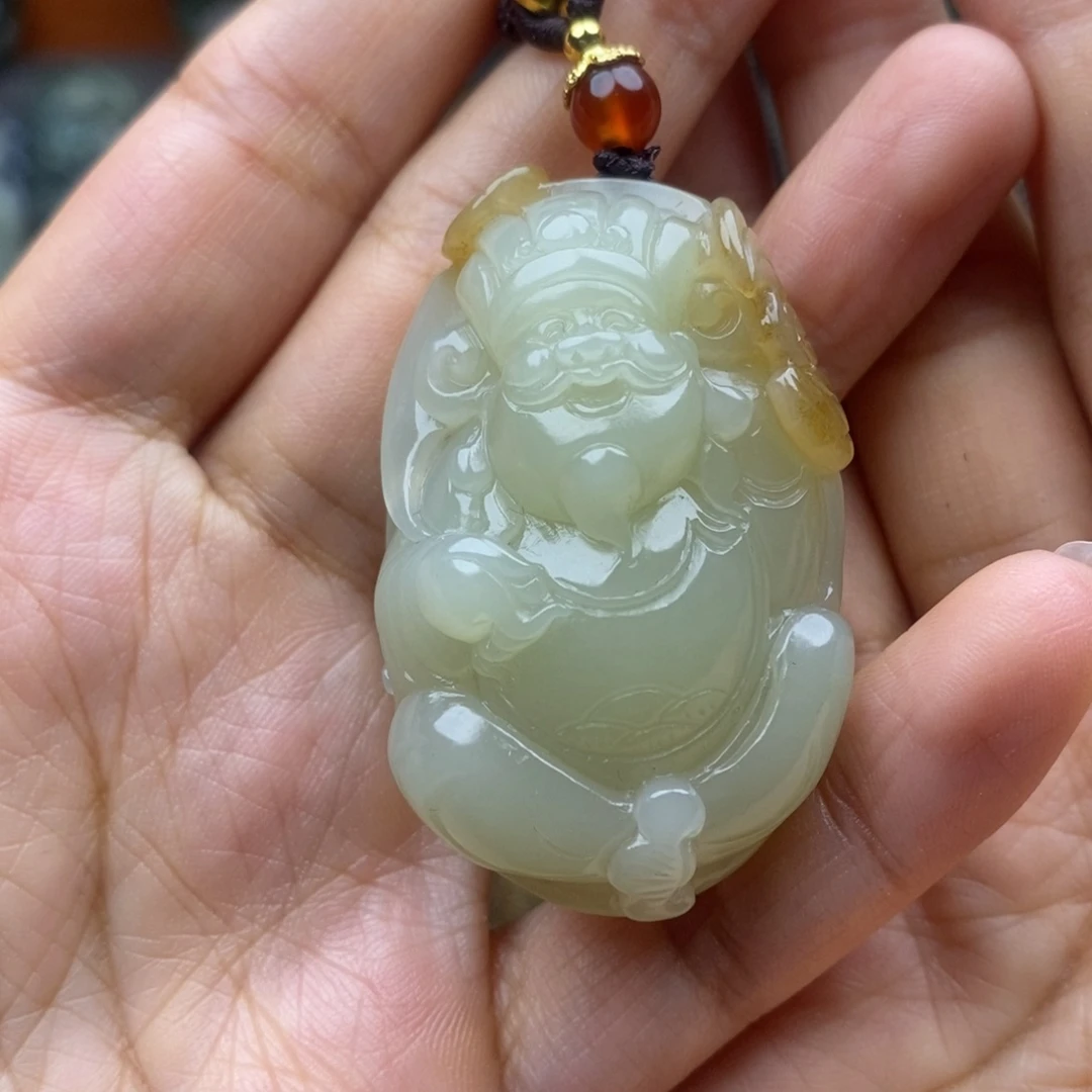 和田玉未镶嵌颈饰随**飞