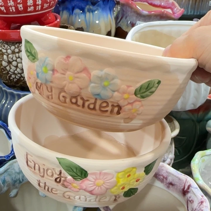 凑9块包邮，有孔，不清楚问客服