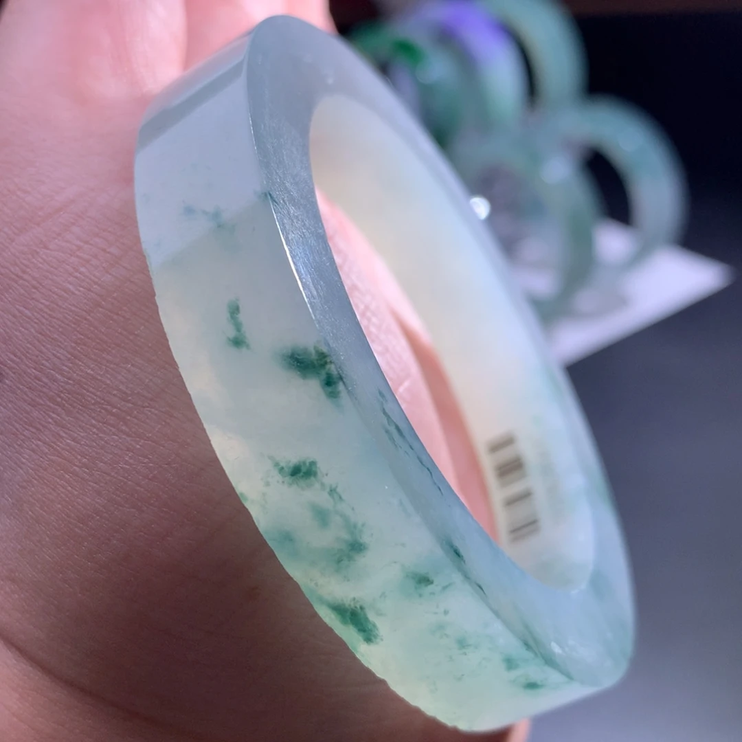 未镶嵌翡翠手镯定制翡翠