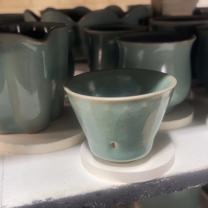 摆件陶仿古釉马蹄仰莲杯微瑕