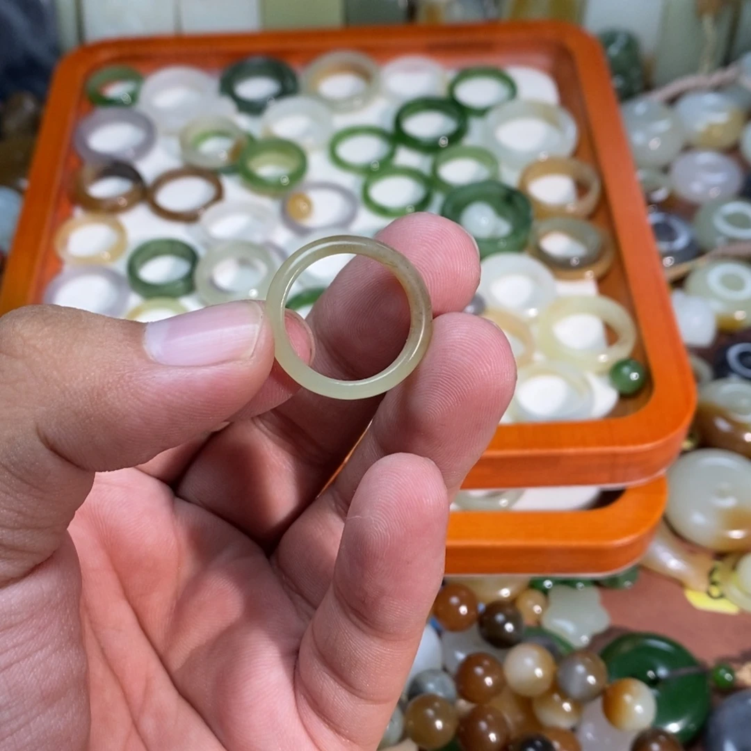 和田玉未镶嵌吊坠(不含链)