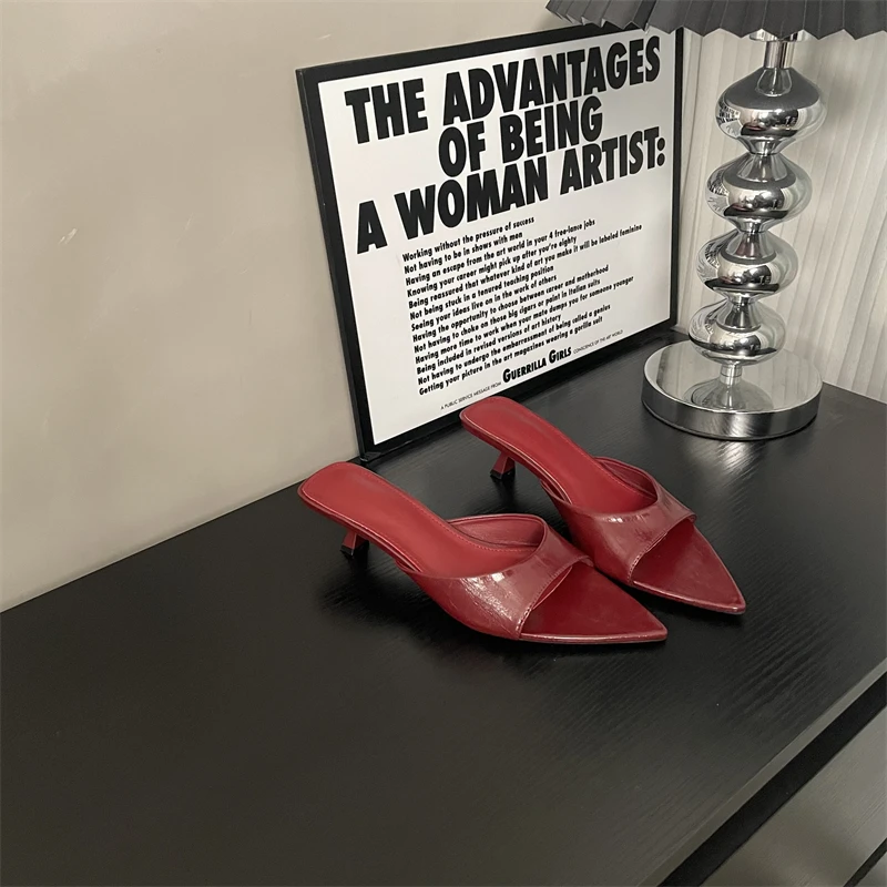 法式尖头漏趾细跟凉拖鞋女夏季外穿2025年新款百搭气质红色一字拖