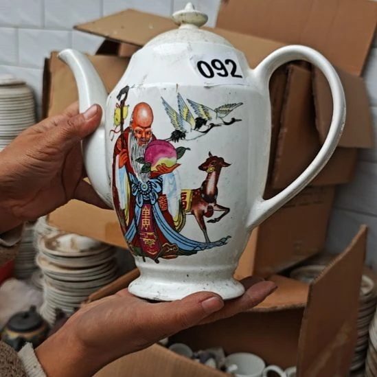 库存瓷片有磕碰一个