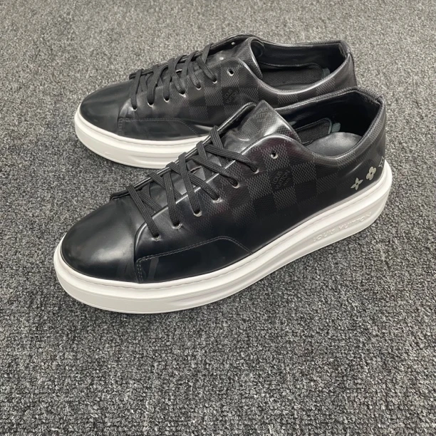 95新 LouisVuitton/路易威登 Beverly Hills板鞋41码98新公价8800